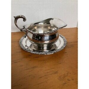 Wilcox International Silverplate New Beverly Manor Gravy Boat & Underplate 1313